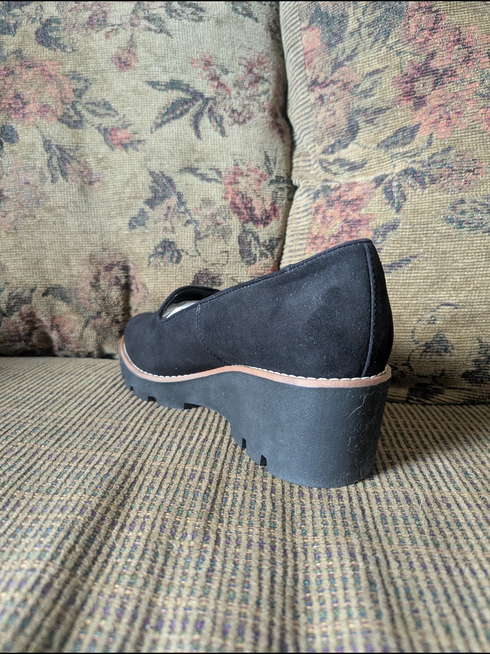 Vionic Black Suede Wedge with Tan Trim